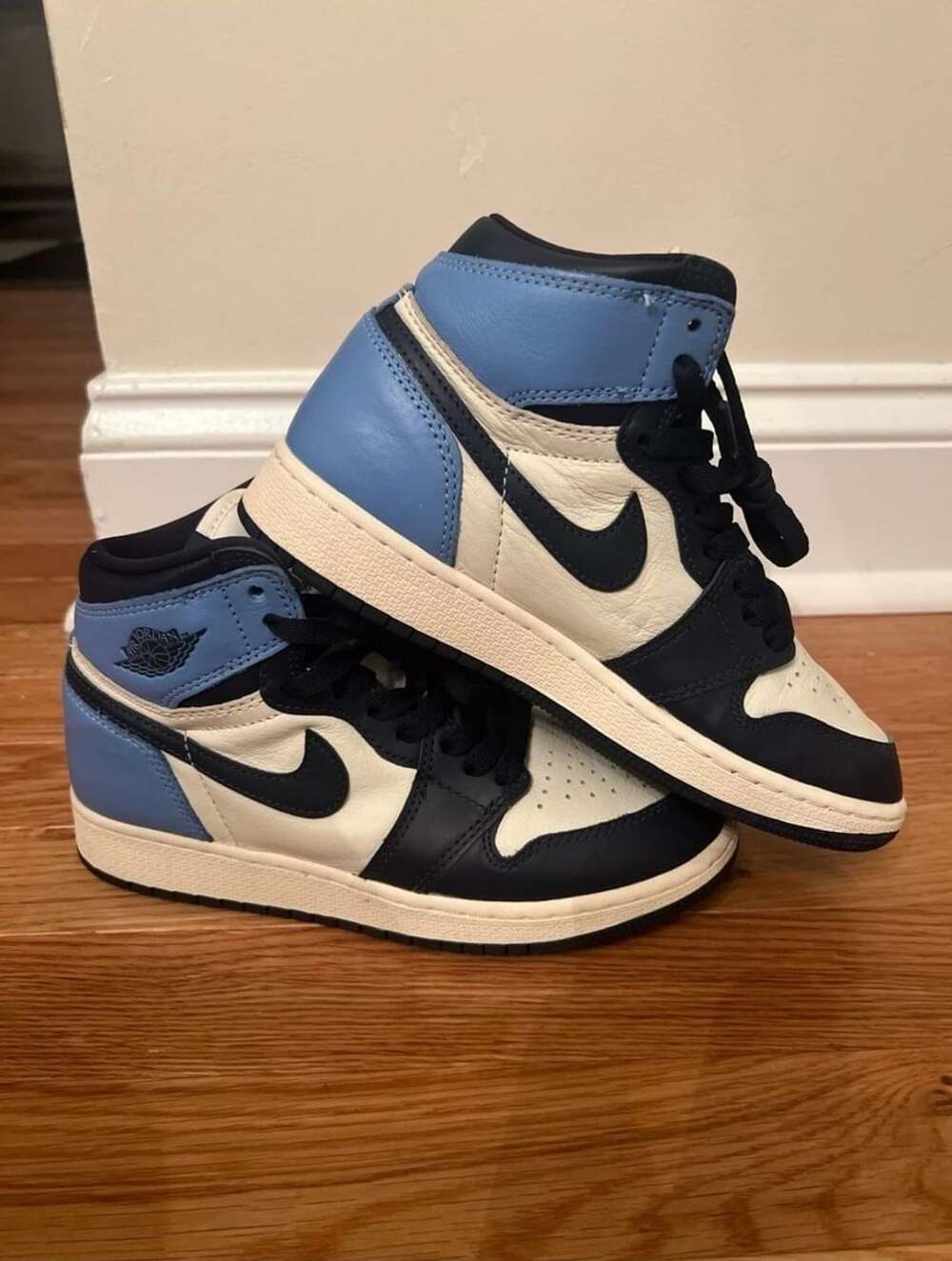 Nike Air Jordan 1 Retro High OG Obsidian UNC
